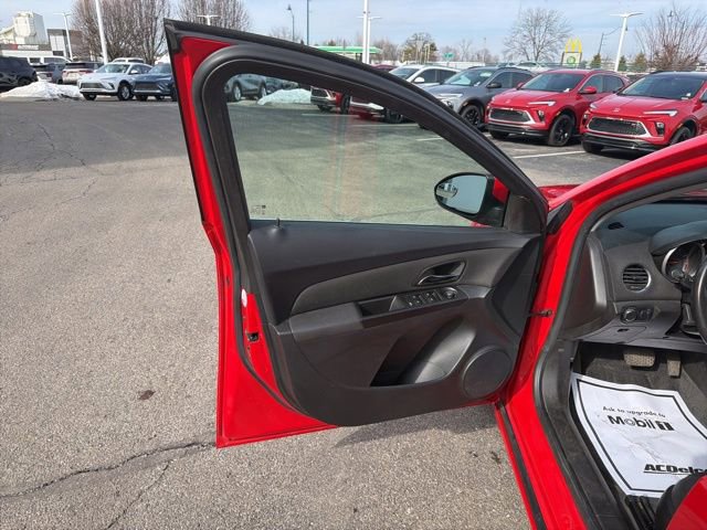 Used 2014 Chevrolet Cruze LT w/ Technology Package image 36