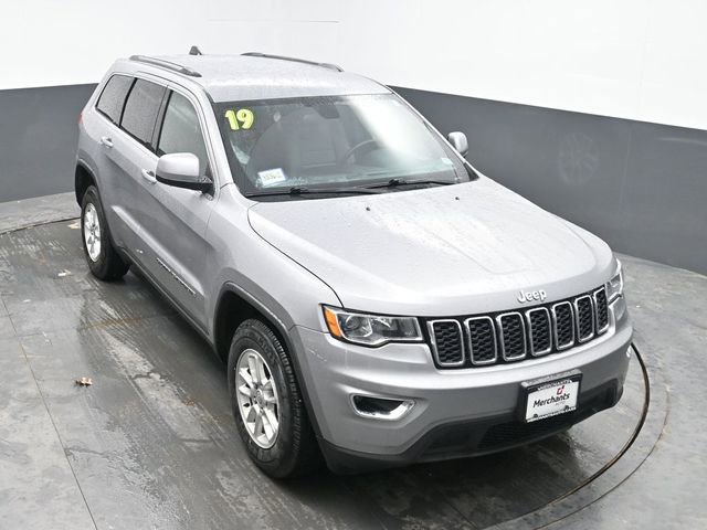 Used 2019 Jeep Grand Cherokee Laredo AWD/4WD image 26