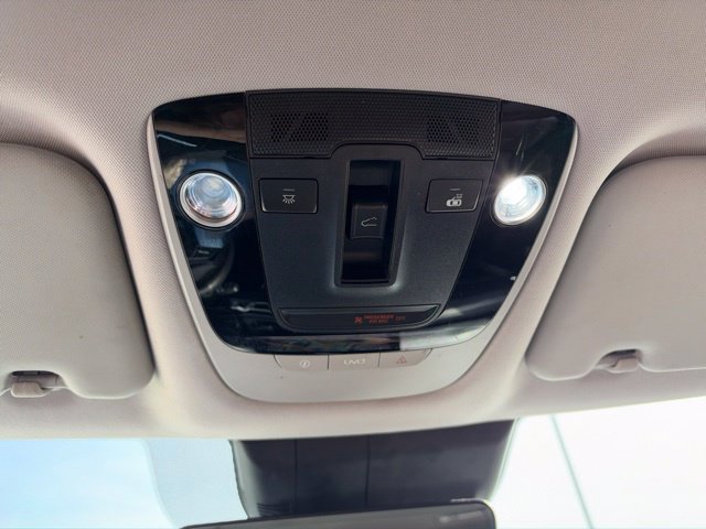 Certified 2022 Kia Seltos SX w/ Sunroof Package AWD/4WD image 28