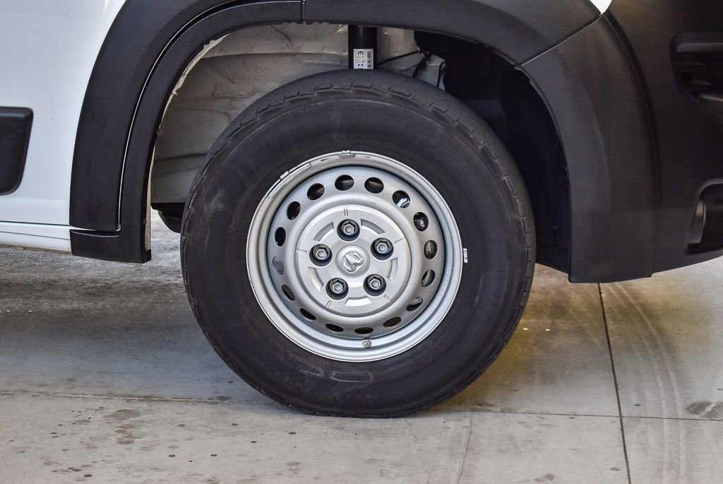 Used 2025 RAM ProMaster 2500 w/ Convenience Group image 10