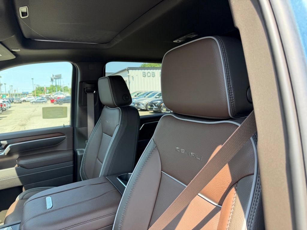 New 2026 GMC Sierra 2500 Denali w/ Denali Reserve Package AWD/4WD image 14