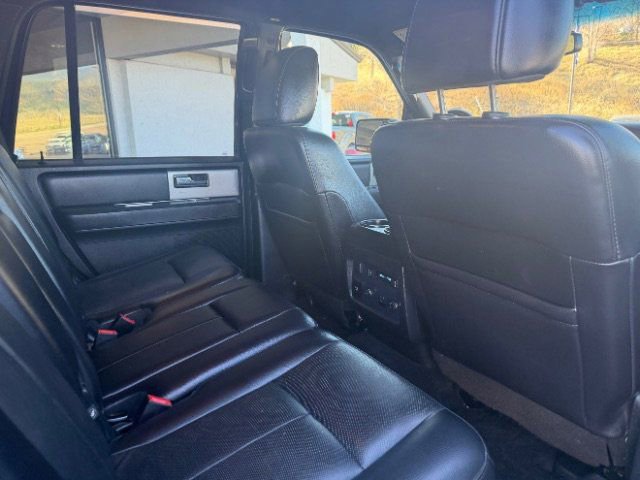 Used 2016 Ford Expedition XLT w/ Equipment Group 202A AWD/4WD image 13