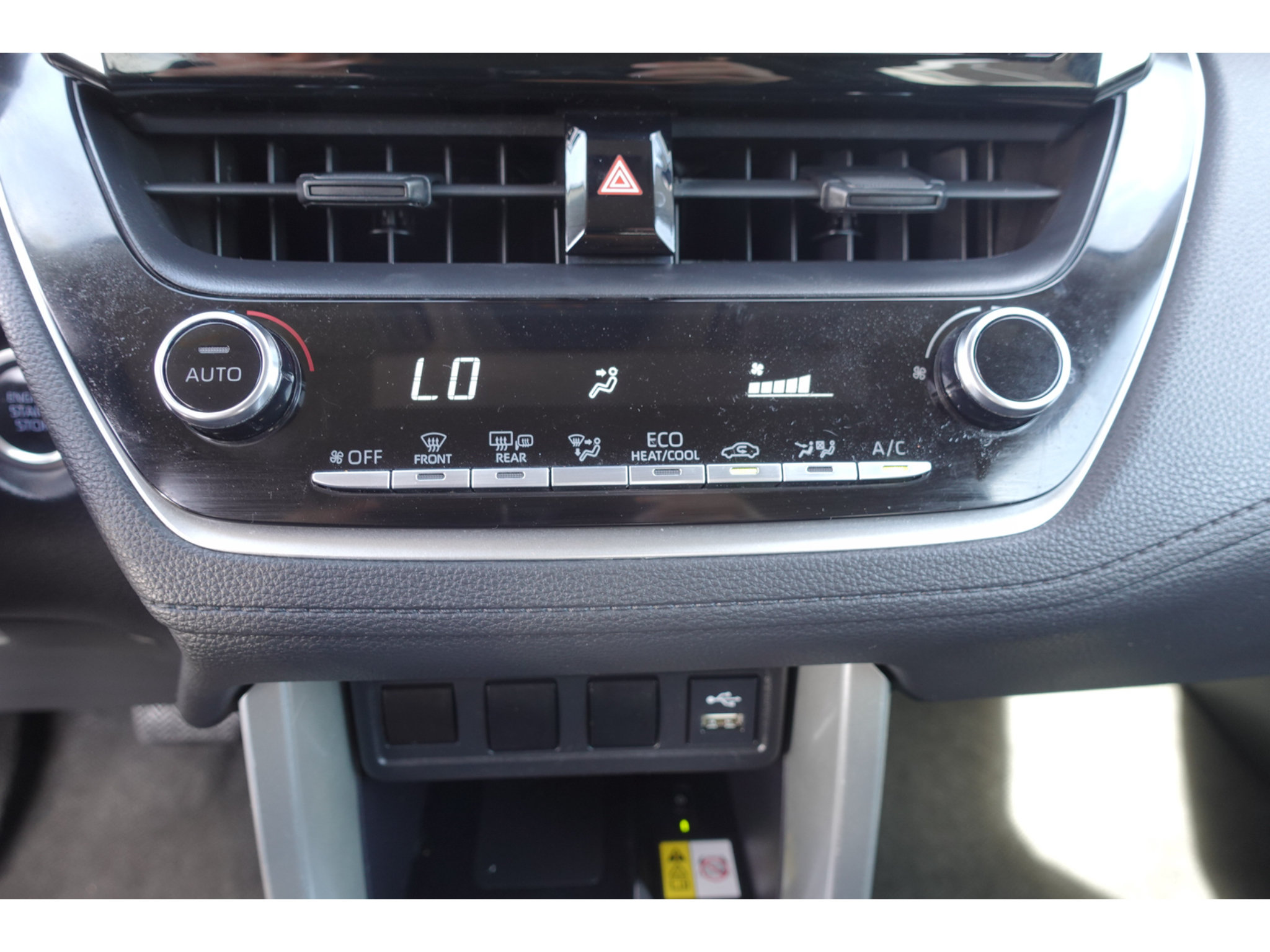 Certified 2022 Toyota Corolla Cross LE AWD/4WD image 17