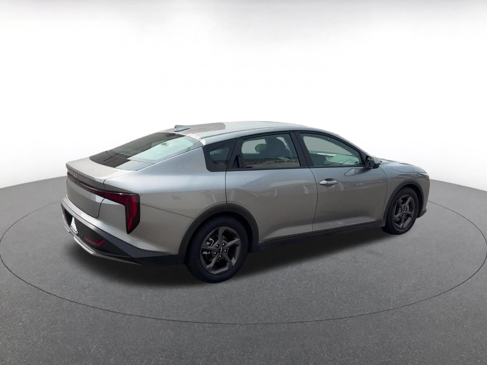 Used 2025 Kia K4 FWD image 14