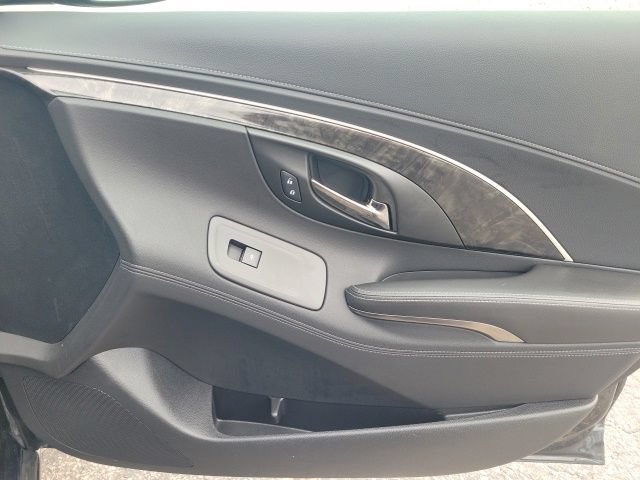 Used 2015 Buick LaCrosse Leather AWD/4WD image 19