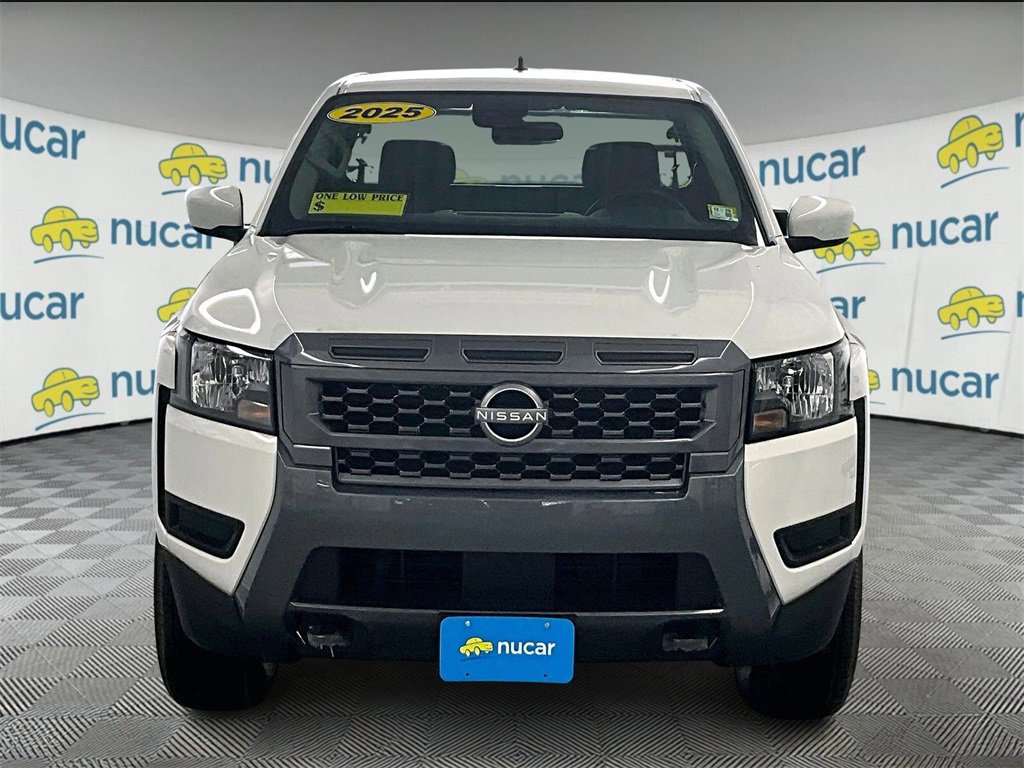 Used 2025 Nissan Frontier SV image 2