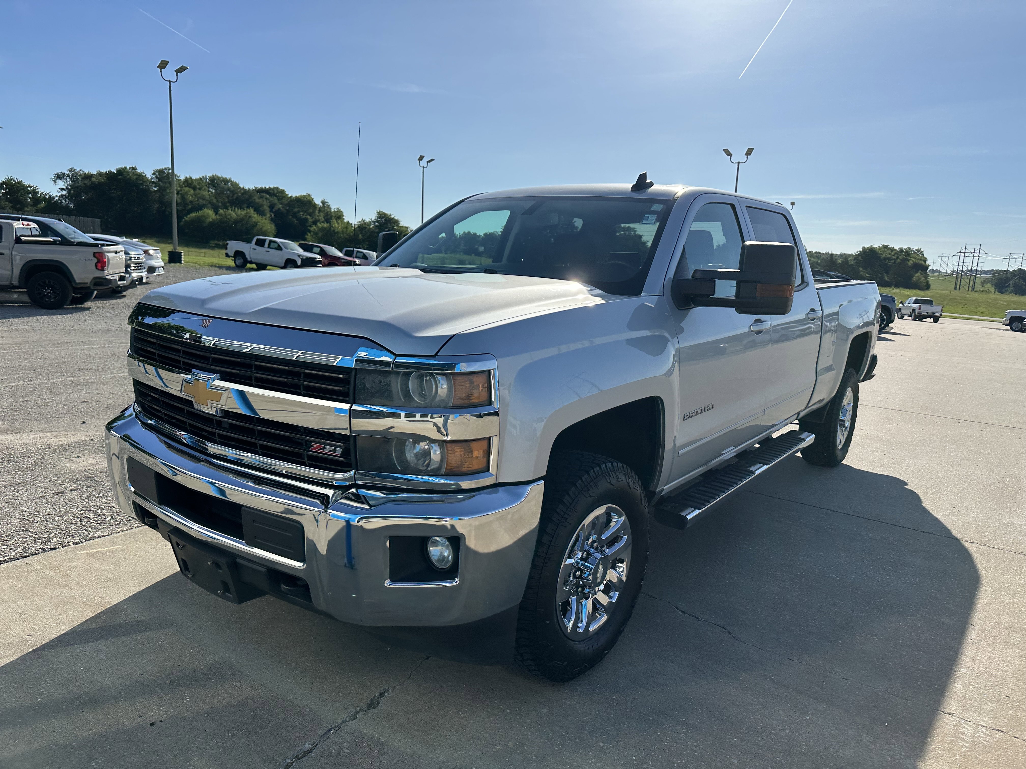 Used 2015 Chevrolet Silverado 2500 LT w/ LT Convenience Package AWD/4WD image 7