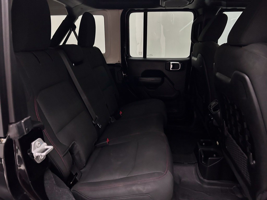 Used 2023 Jeep Wrangler Unlimited Rubicon w/ Cold Weather Group AWD/4WD image 15