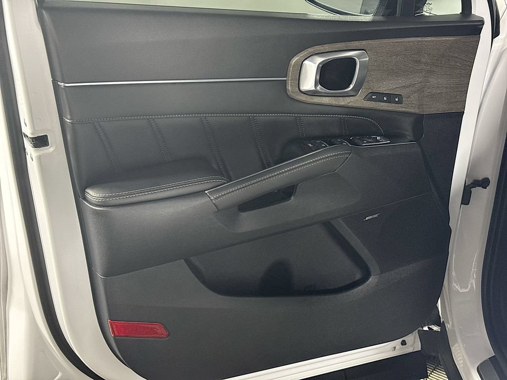 Certified 2023 Kia Sorento SX Prestige AWD/4WD image 11
