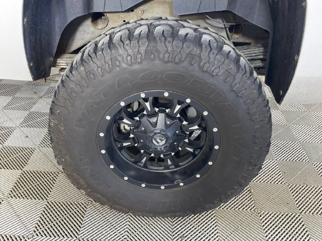 Used 2009 Chevrolet Suburban 2500 LS w/ Skid Plate Package AWD/4WD image 13