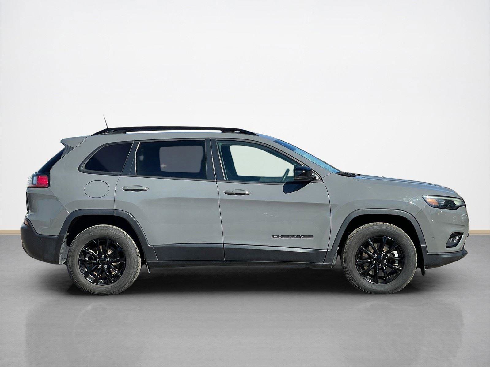 Certified 2023 Jeep Cherokee Altitude Lux image 8