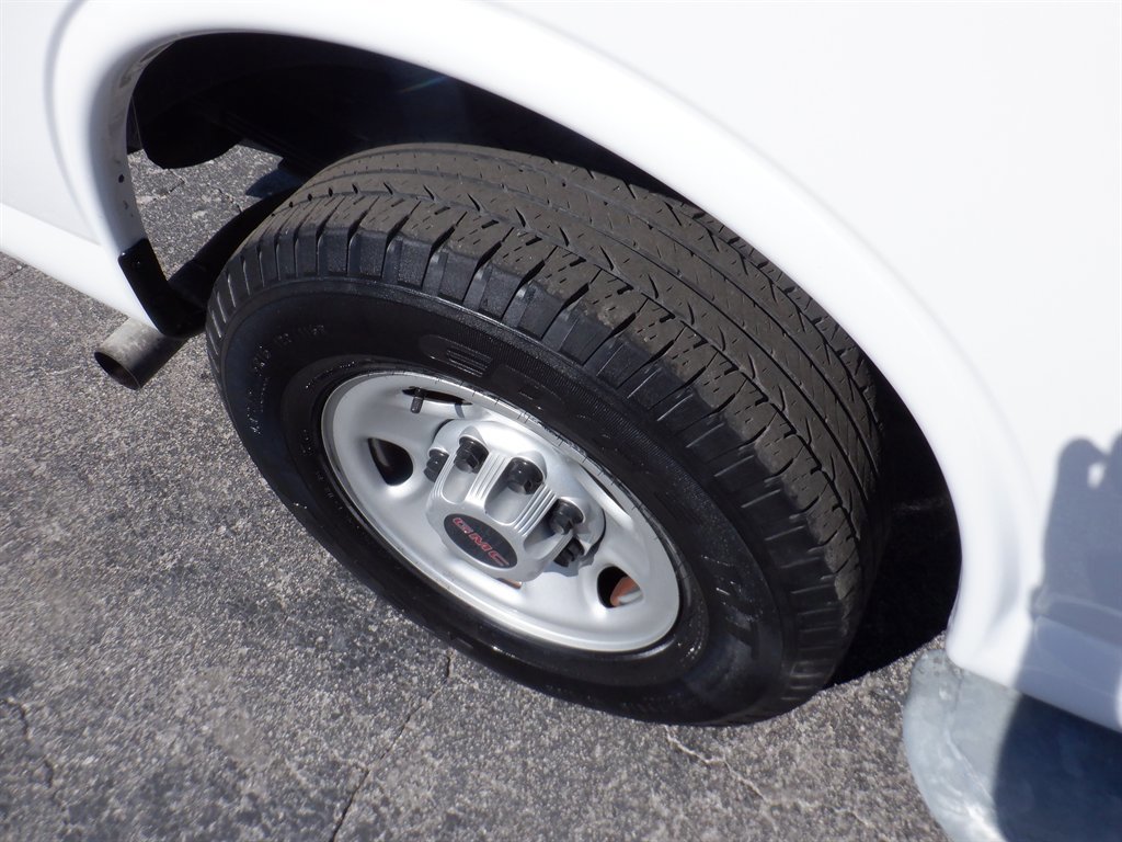 Used 2020 GMC Savana 2500 w/ Driver Convenience Package image 11