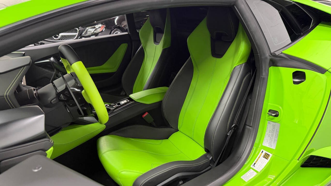 Used 2015 Lamborghini Huracan LP 610-4 AWD/4WD image 40