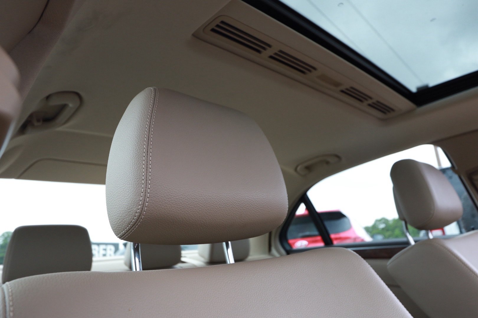 Used 2011 Mercedes-Benz E 350 4MATIC Sedan image 28