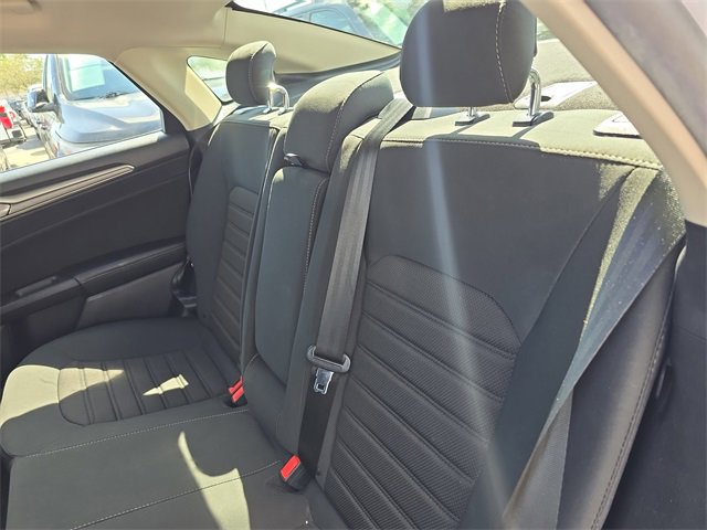 Used 2020 Ford Fusion SE image 12