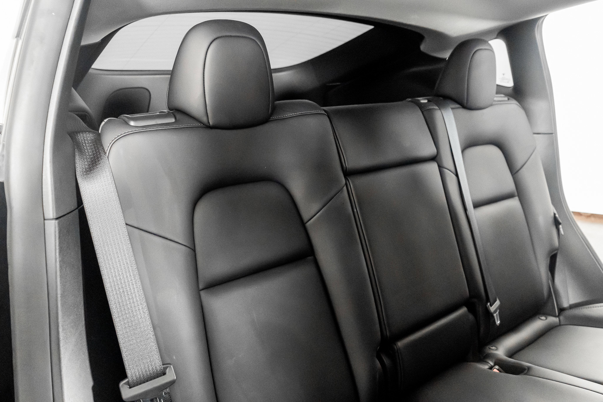 Used 2022 Tesla Model Y Long Range image 35