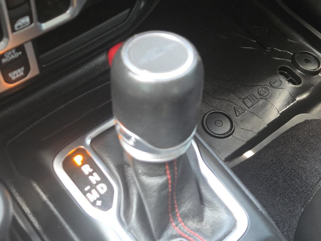 Used 2023 Jeep Gladiator Rubicon w/ Cold Weather Group AWD/4WD image 29