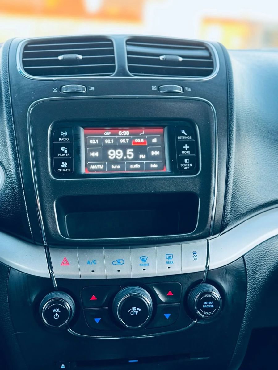 Used 2018 Dodge Journey SE w/ Popular Equipment Group FWD image 17