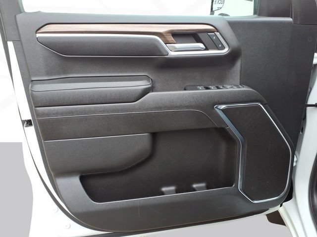 Used 2023 Chevrolet Silverado 1500 LT w/ Protection Package AWD/4WD image 10