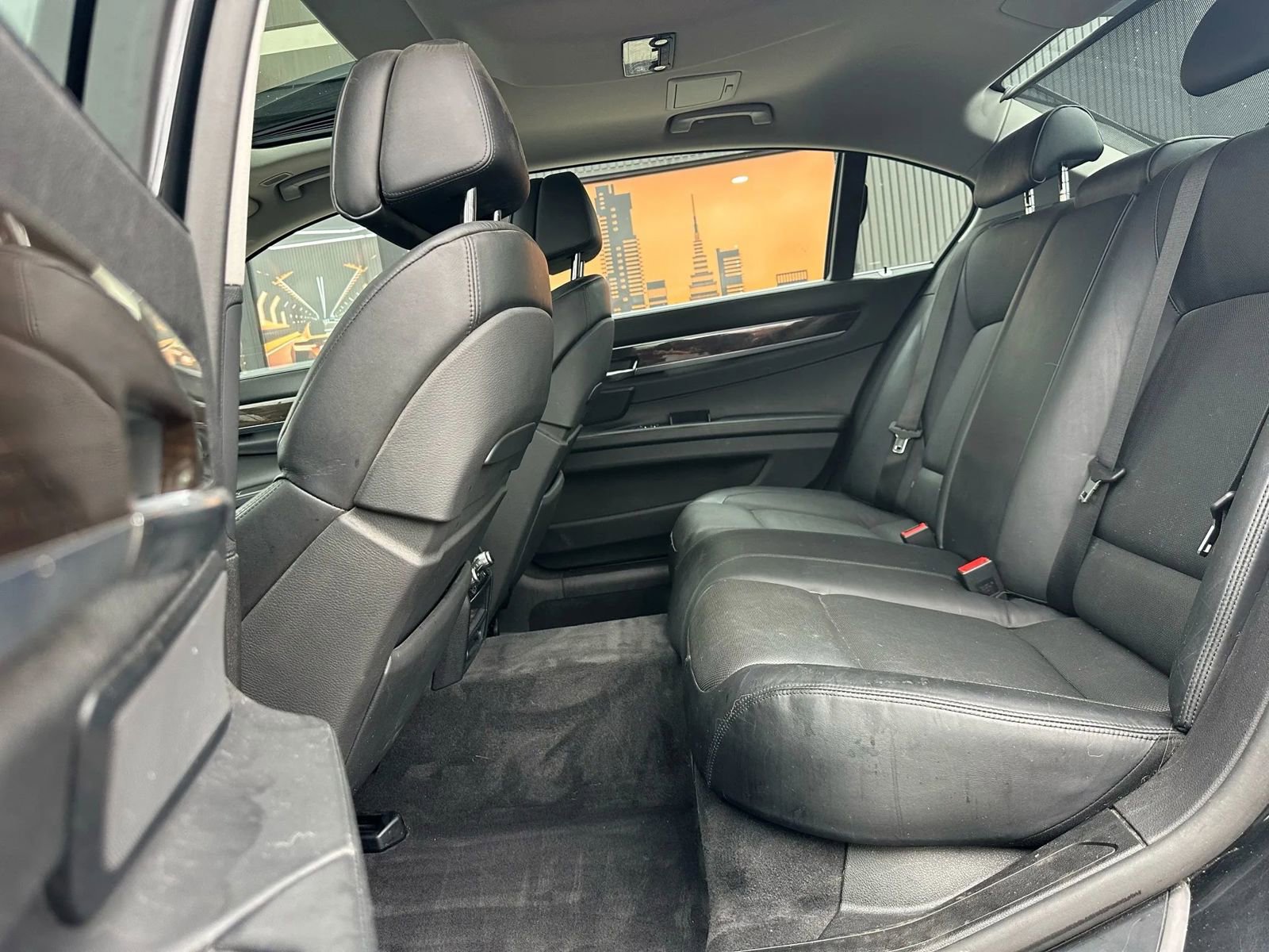 Used 2012 BMW 750Li xDrive image 11