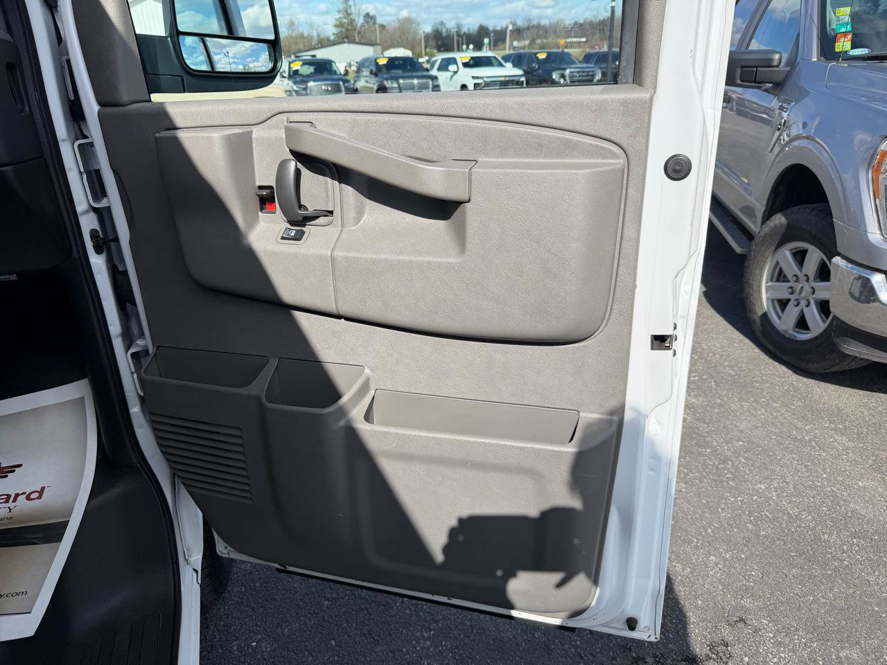 Used 2021 Chevrolet Express 2500 w/ Communications Package image 19