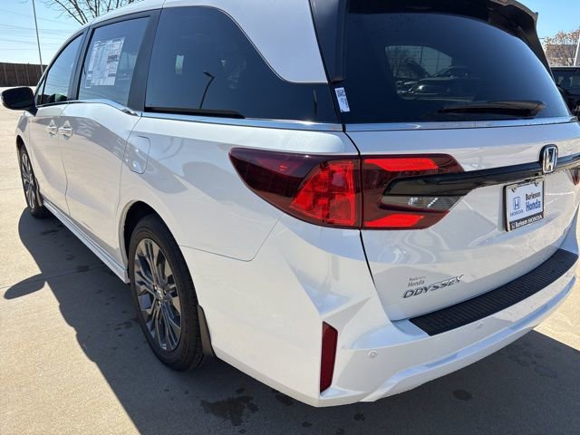 New 2026 Honda Odyssey Touring image 4