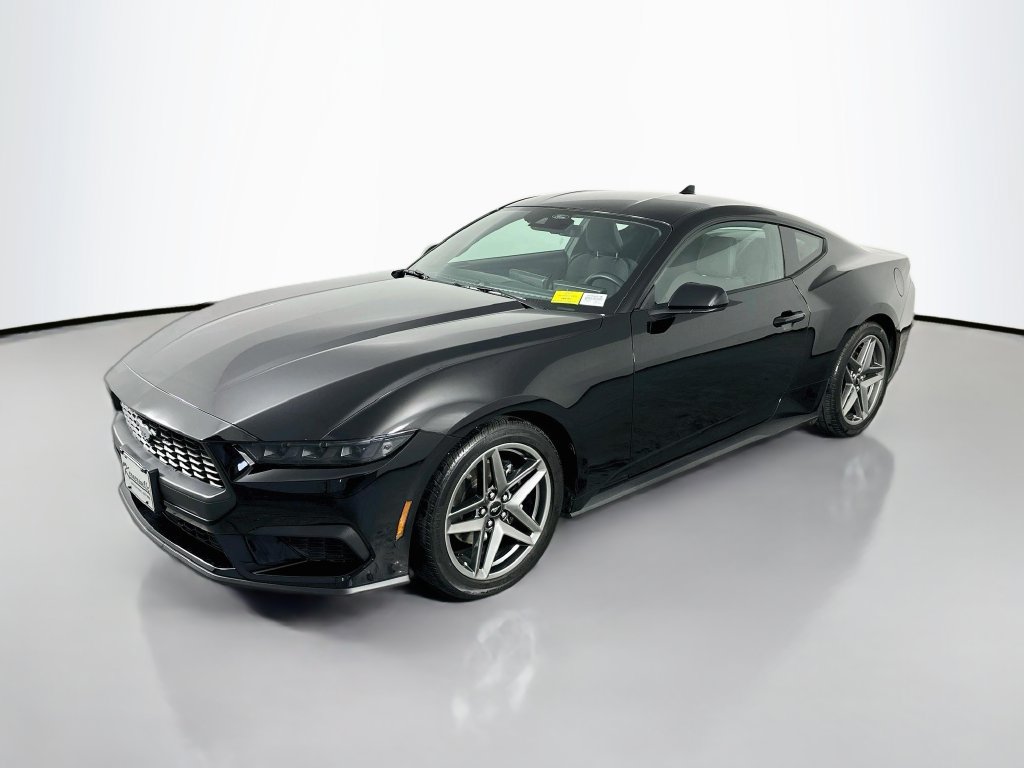 Used 2026 Ford Mustang Coupe RWD image 3