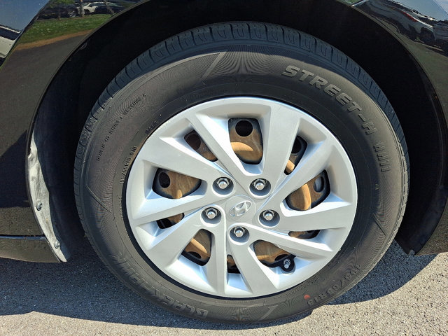Used 2020 Hyundai Elantra SE FWD image 9