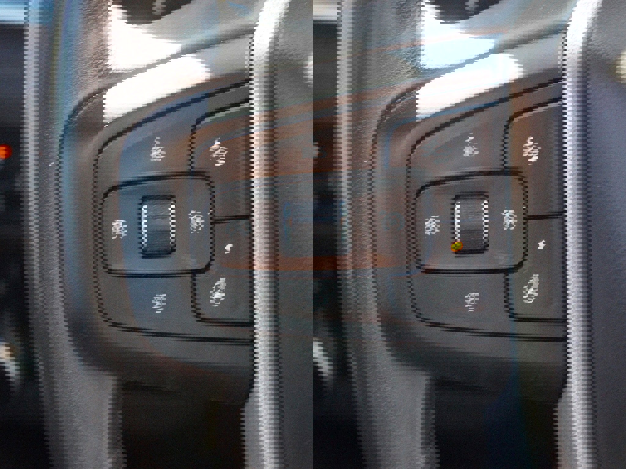 Used 2021 GMC Yukon Denali w/ Denali Premium Package image 11