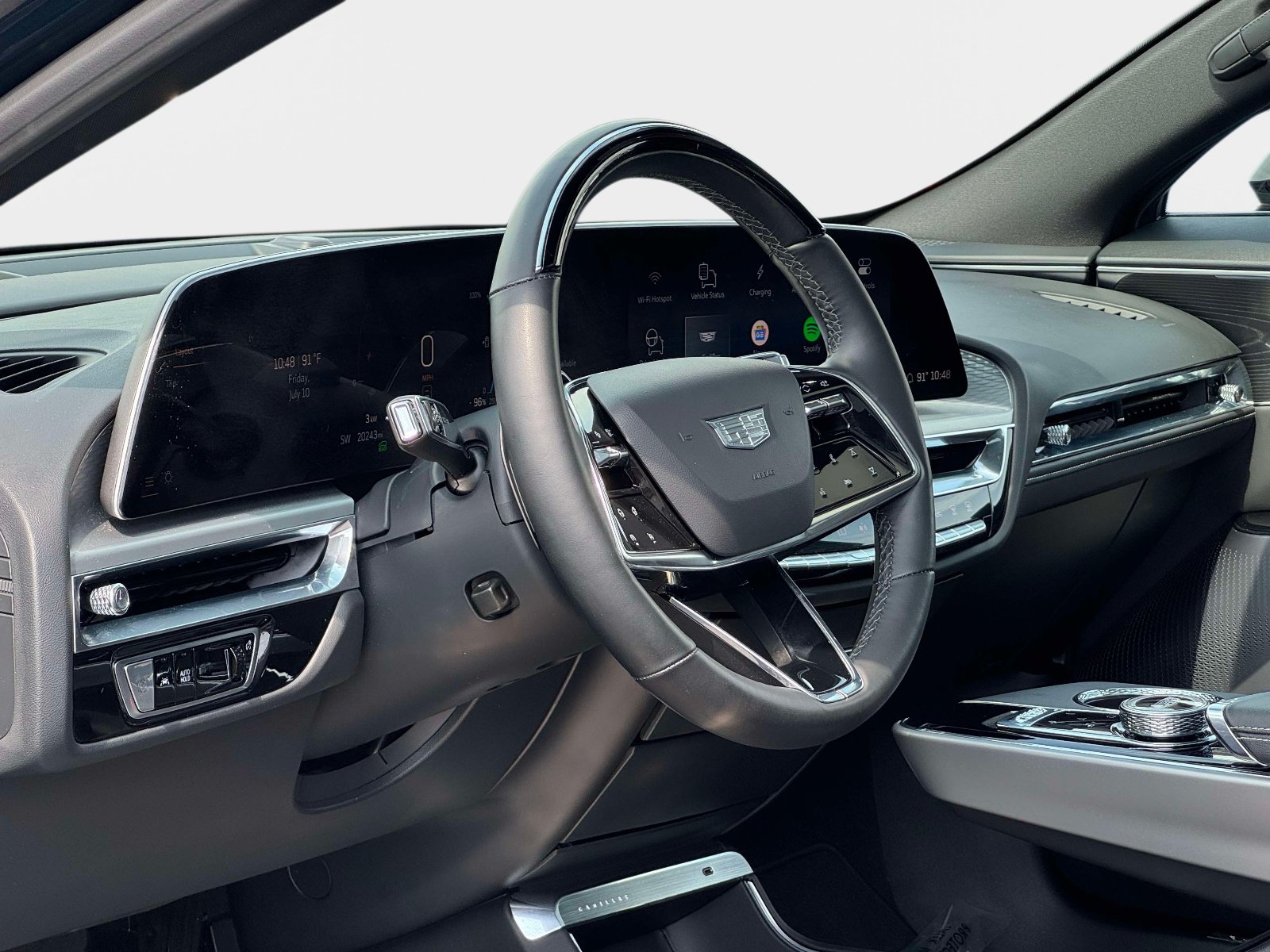 Used 2024 Cadillac Lyriq Luxury AWD/4WD image 12