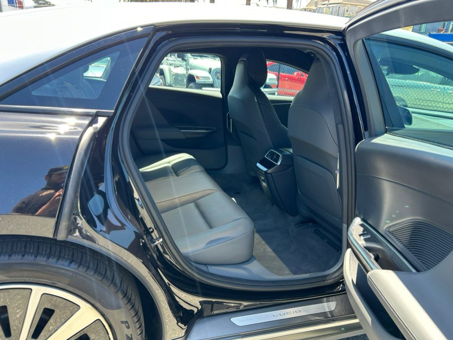 Used 2024 Lucid Air Touring AWD/4WD image 37