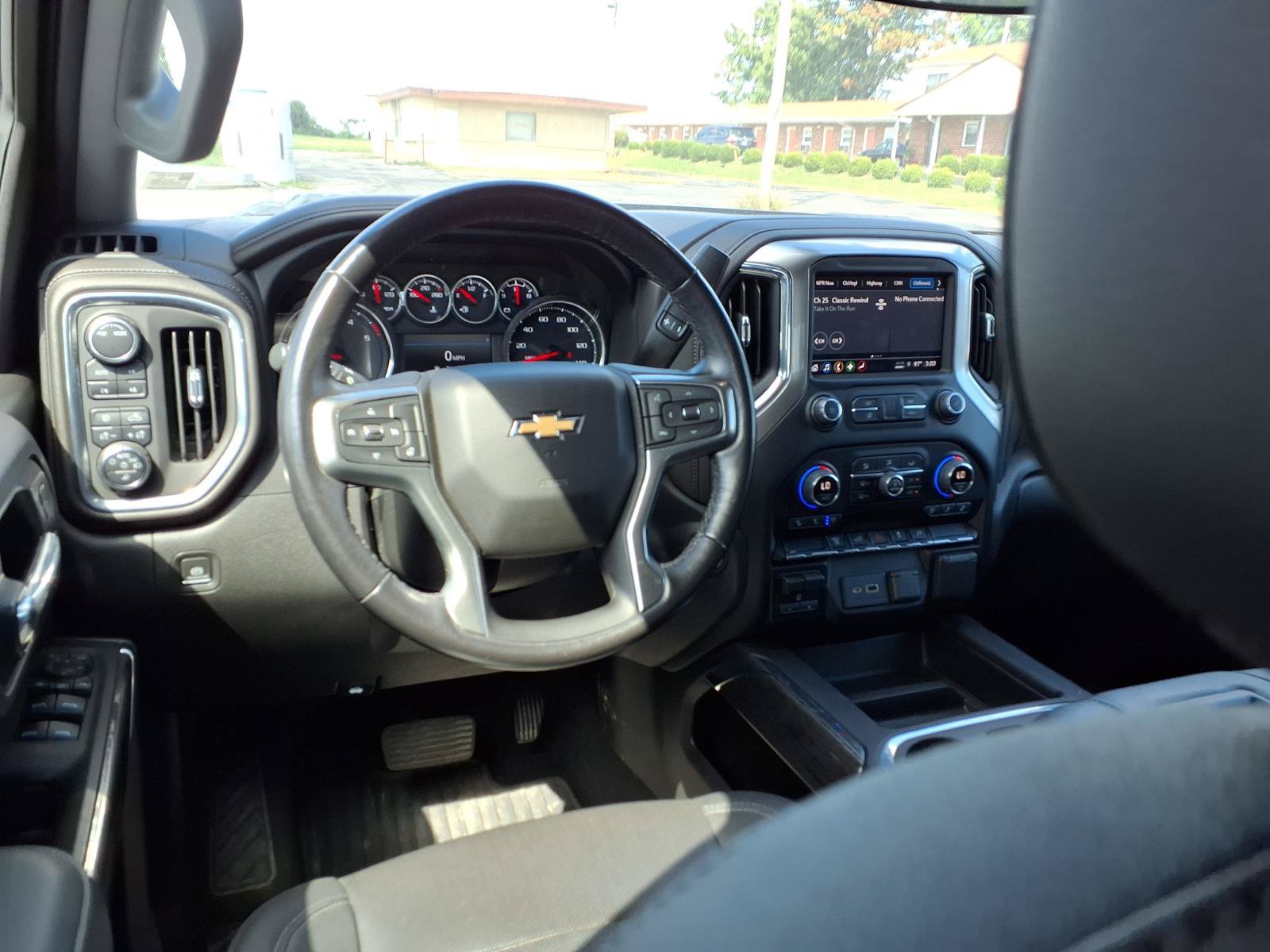 Used 2022 Chevrolet Silverado 2500 LTZ w/ LTZ Convenience Package AWD/4WD image 5