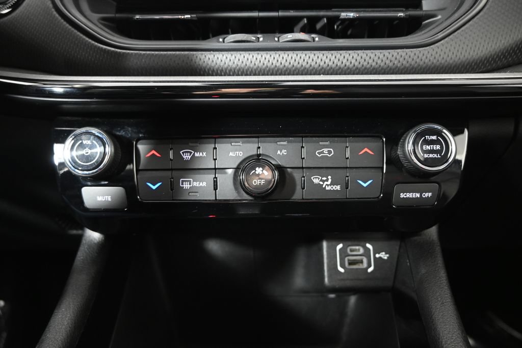 Used 2024 Jeep Compass Trailhawk AWD/4WD image 29