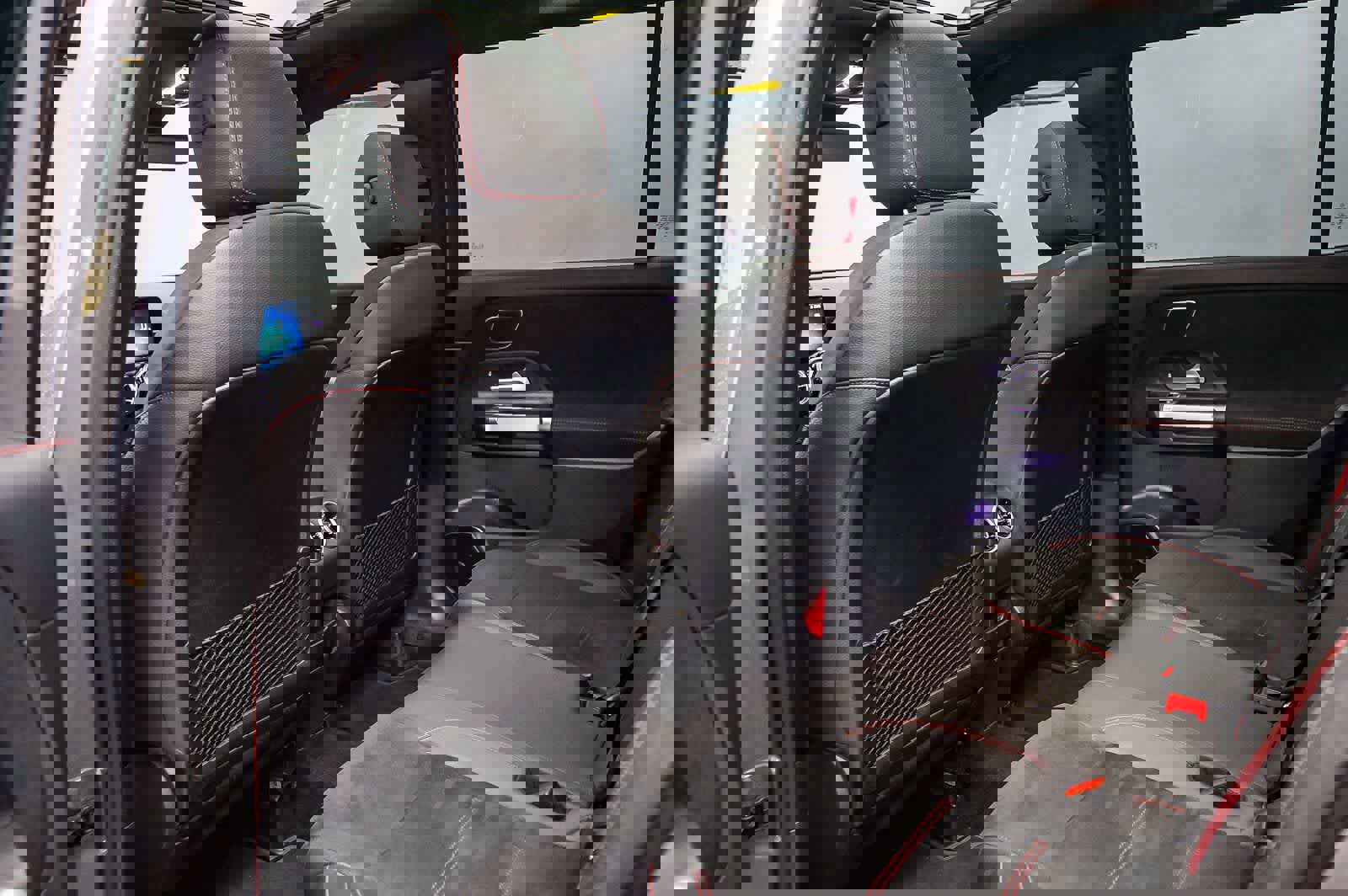 Used 2025 Mercedes-Benz GLB 35 AMG AMG GLB 35 image 19