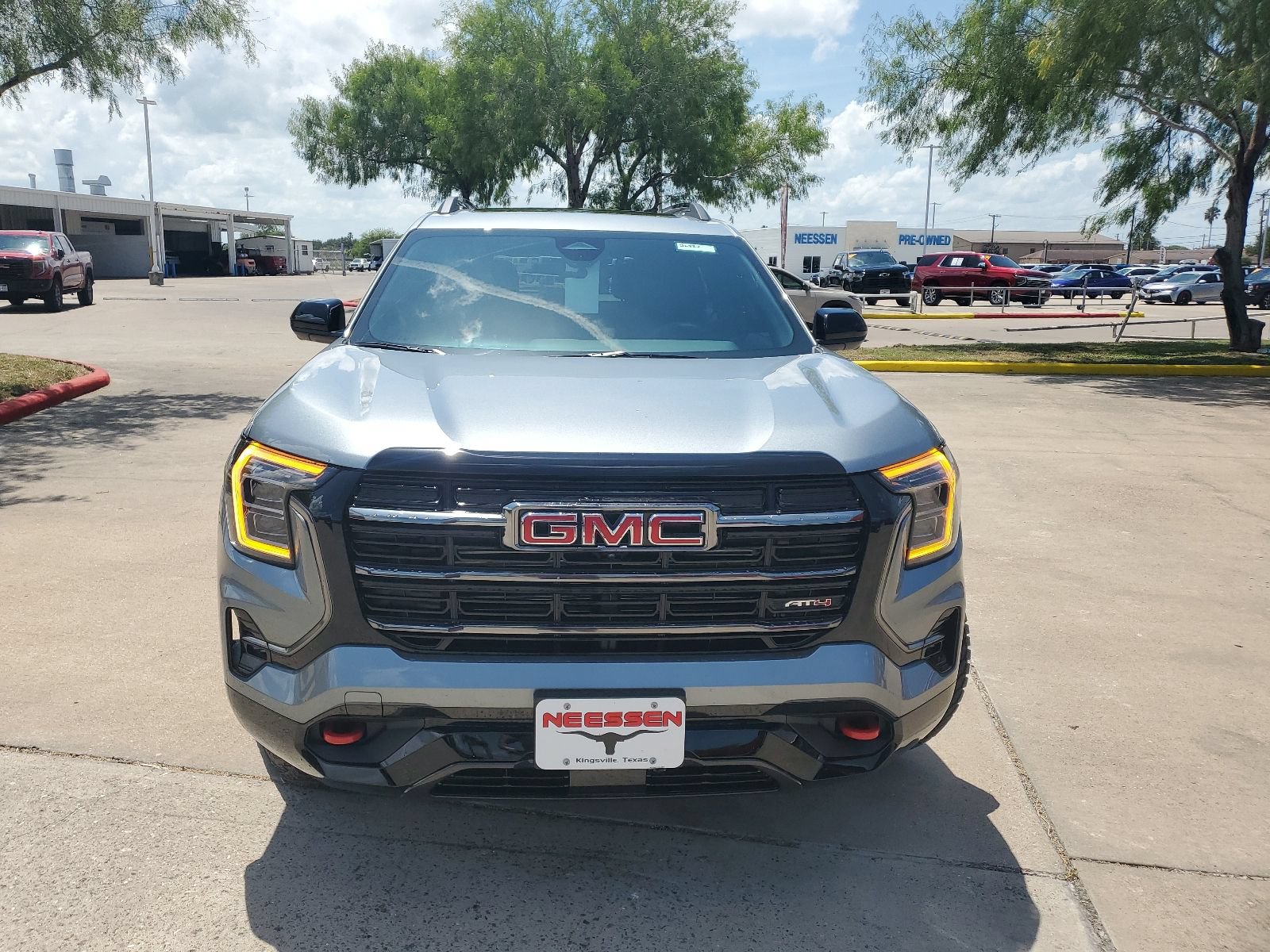 New 2026 GMC Terrain AT4 w/ Technology Package II AWD/4WD image 2