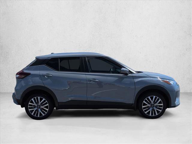 Used 2024 Nissan Kicks SV video 4