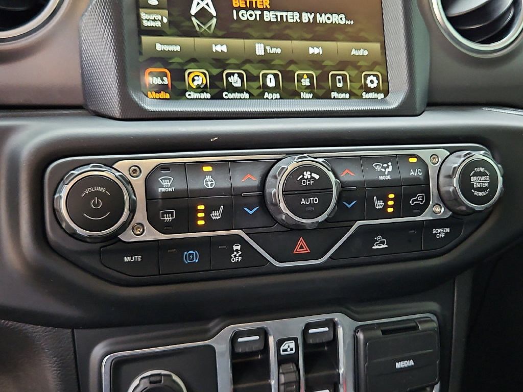 Used 2023 Jeep Wrangler Unlimited Rubicon 4xe w/ Cold Weather Group AWD/4WD image 18