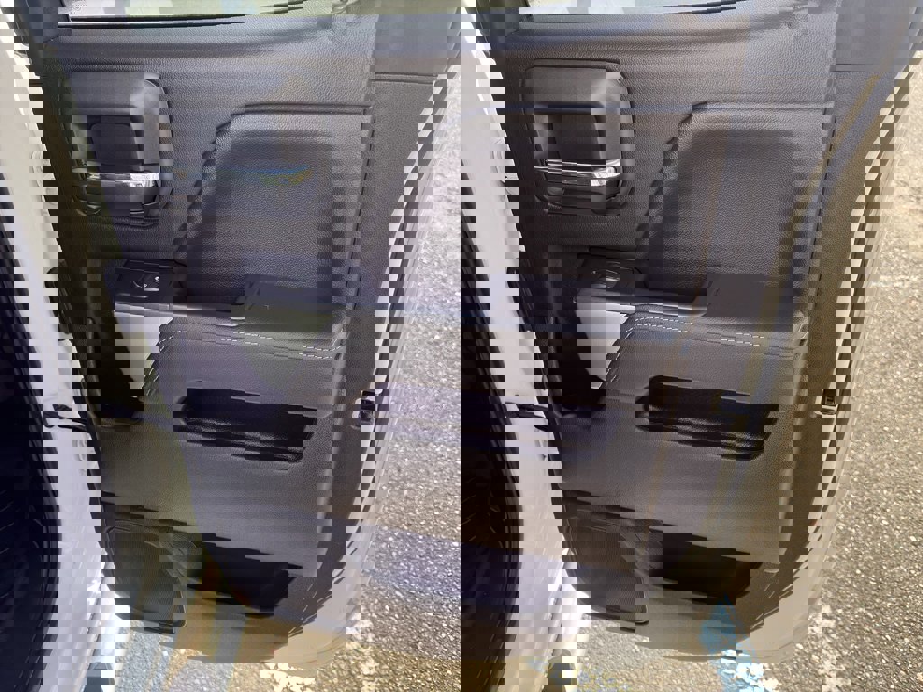 Used 2018 Chevrolet Silverado 1500 LT w/ All Star Edition image 20