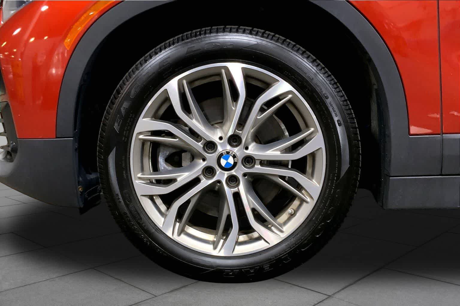 Used 2022 BMW X2 xDrive28i w/ Premium Package AWD/4WD image 11