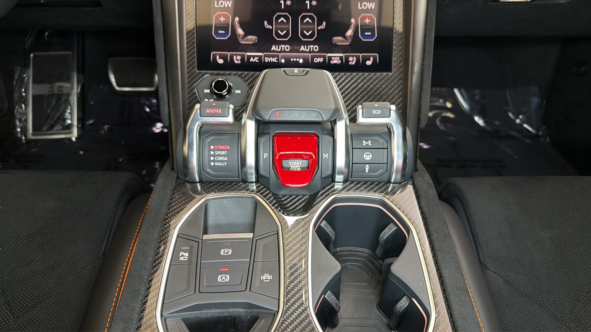 Used 2023 Lamborghini Urus Performante AWD/4WD image 23