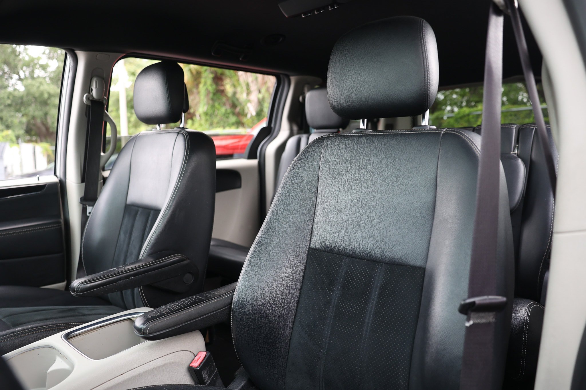 Used 2018 Dodge Grand Caravan SXT FWD image 10