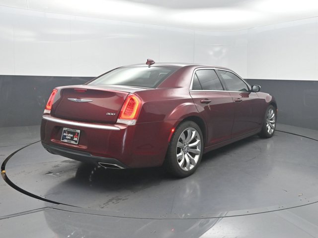 Used 2019 Chrysler 300 Touring w/ Chrome Appearance Package RWD image 30