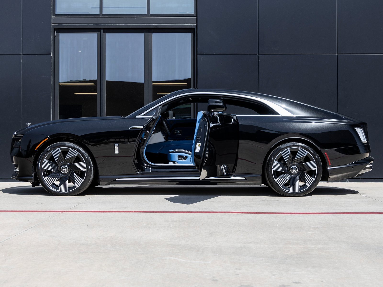 New 2025 Rolls-Royce Spectre image 11