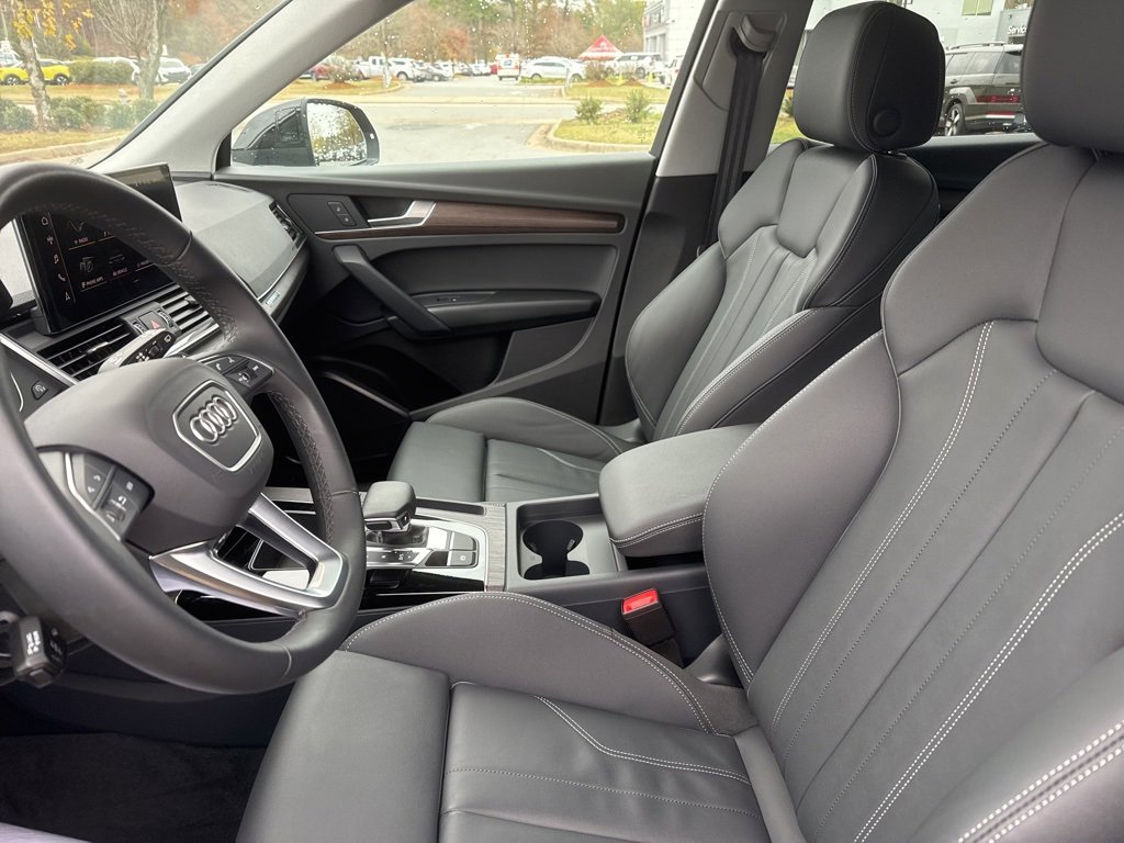 Used 2024 Audi Q5 2.0T Premium w/ Convenience Package image 21