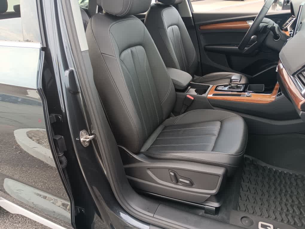 Used 2023 Audi Q5 2.0T Premium w/ Convenience Package AWD/4WD image 10