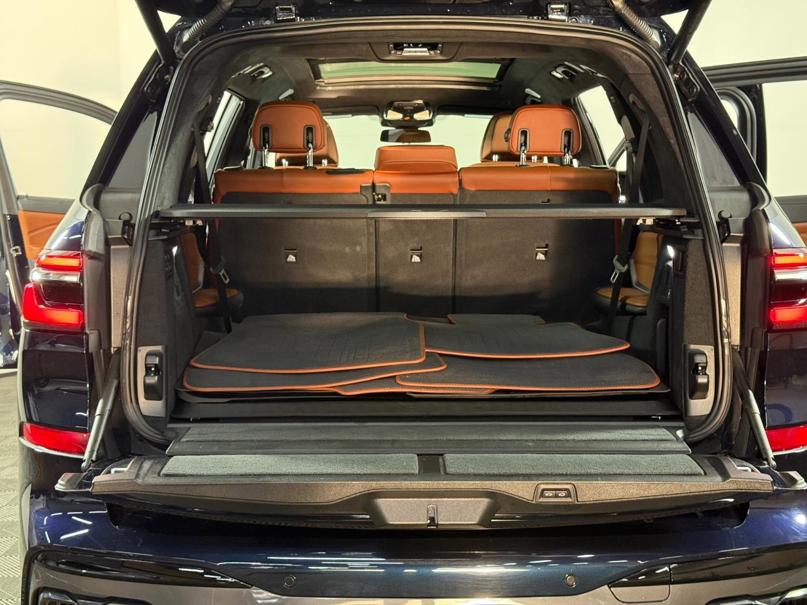 Used 2023 BMW X7 M60i w/ Executive Package image 28