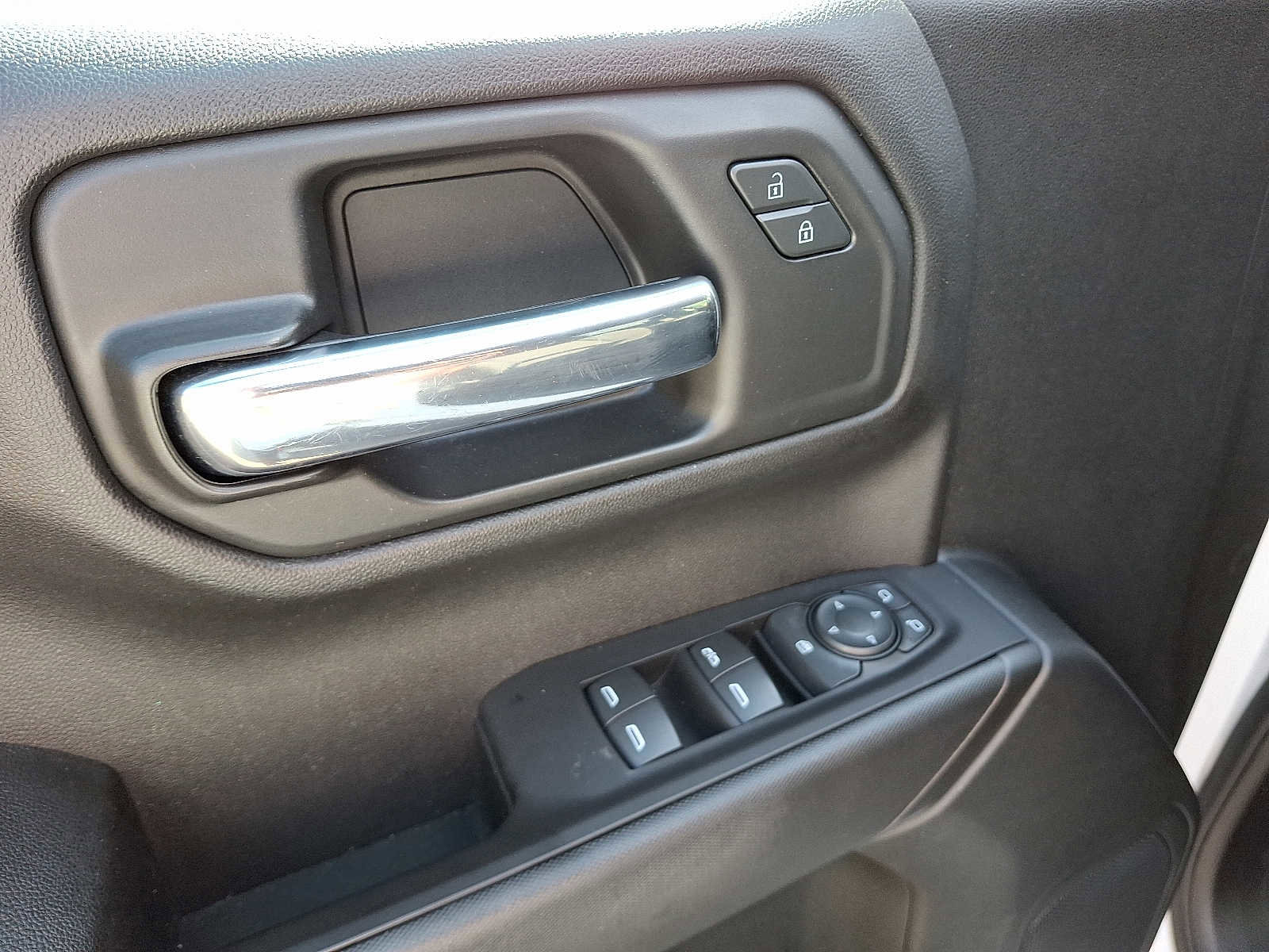 Used 2020 Chevrolet Silverado 1500 Custom w/ Custom Value Package image 14