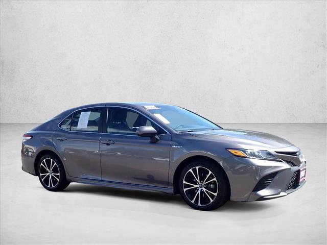 Used 2020 Toyota Camry SE FWD image 6