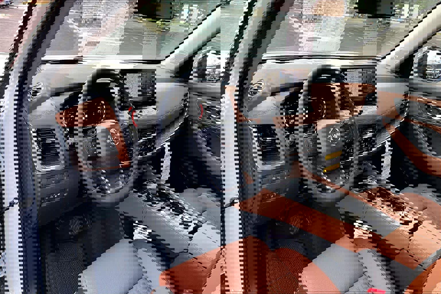 New 2026 Nissan Rogue Platinum image 8