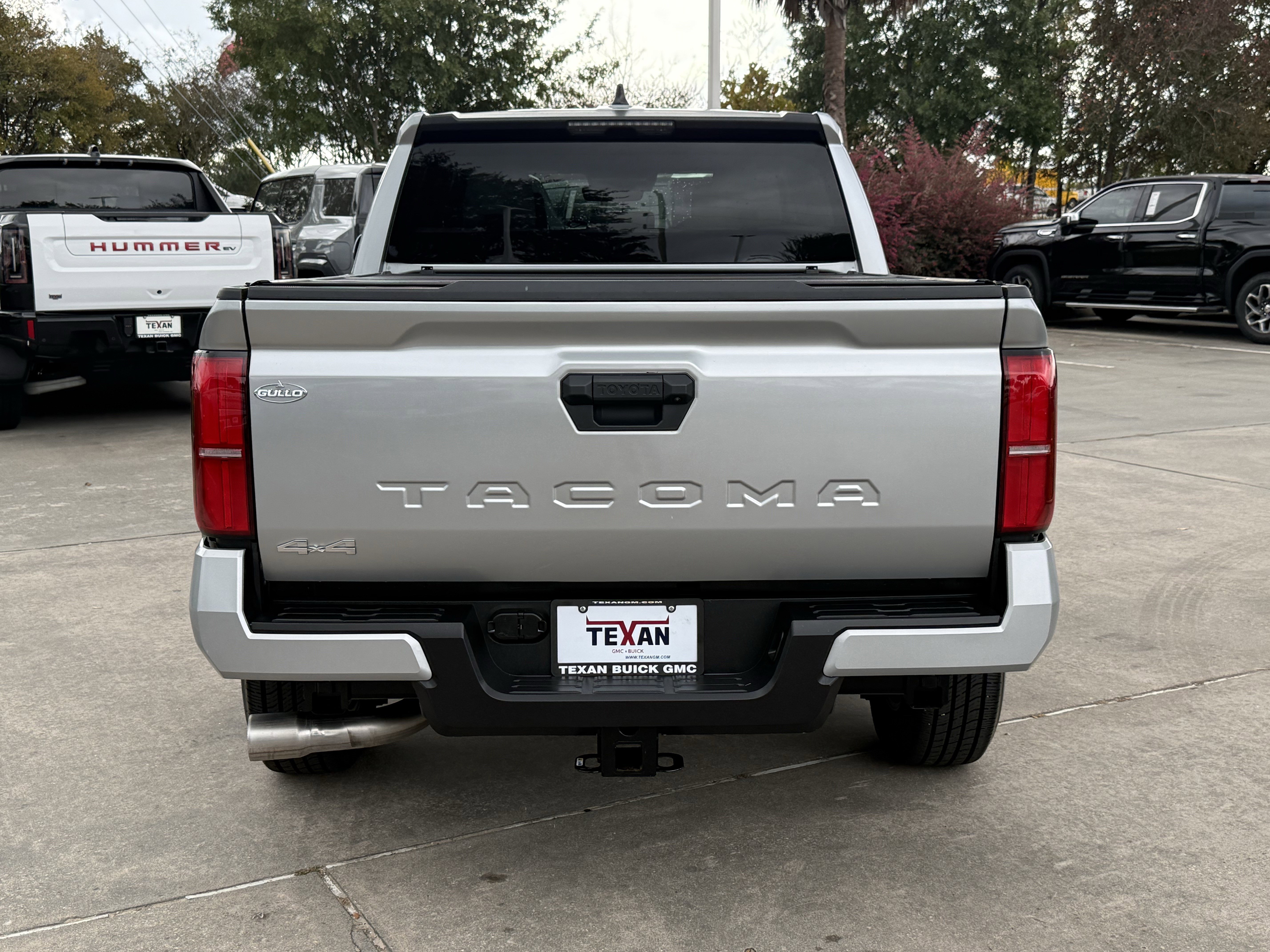 Used 2025 Toyota Tacoma SR5 image 6